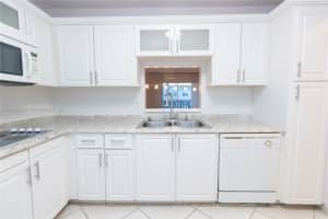 218 Ne 12th Ave 502 Hallandale Beach, FL 33009 - MLS#A11859382