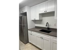 5055 Nw 7th St 103, Miami