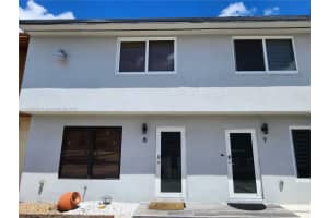 8360 Nw 8th St 6-2, Miami