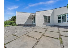 2001 Ne 122nd Rd Ph North Miami, FL 33181 - MLS#A11859515