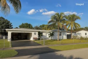 7521 Grant Ct, Hollywood