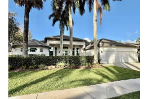 2523 Montclaire Cir, Weston