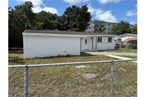 620 W 70th Pl Hialeah, FL 33014 - MLS#A11859603
