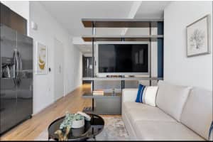 398 NE 5th St 4004, Miami, FL 33132 - MLS#A11859622