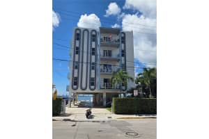 1790 S Treasure Dr 3b, North Bay Village