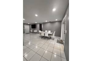 10450 SW 43rd St, Miami, FL 33165 - MLS#A11859625