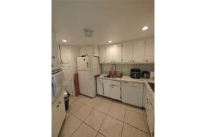 825 Brickell Bay Dr 1042 Miami, FL 33131 - MLS#A11859637