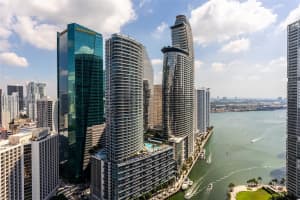 77 Se 5th St 1709, Miami