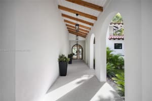 6811 Riviera Dr, Coral Gables, FL 33146 Sold 09/26/25