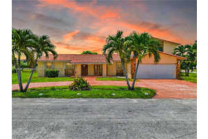 2420 Nw 132nd St, Miami