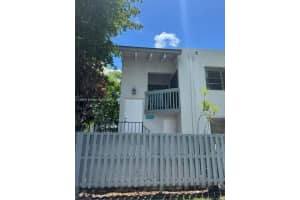 10542 Nw 7th Ter B7, Miami