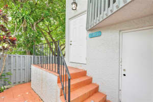 10542 Nw 7th Ter B7 Miami, FL 33172 - MLS#A11859793
