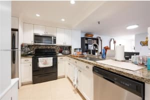 1621 Collins Ave 302, Miami Beach