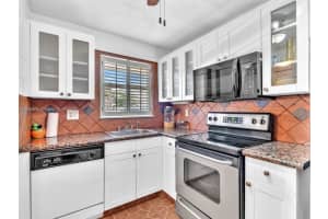 8020 N Sunrise Lakes Dr 110, Sunrise