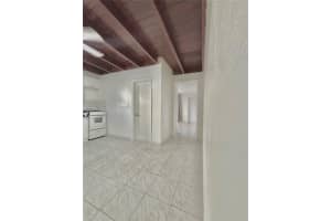 618 E 24th St 1, Hialeah, FL 33013 - MLS#A11859951