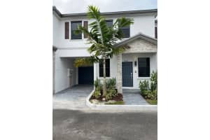 2831 Sw 16th Ter 2831 Fort Lauderdale, FL 33315 - MLS#A11859971