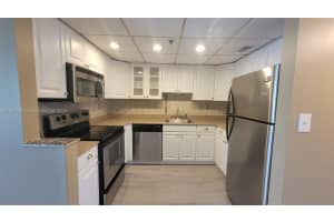 3300 W Rolling Hills Cir 303 Davie, FL 33328 - MLS#A11859985