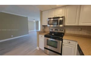 3300 W Rolling Hills Cir 303 Davie, FL 33328 - MLS#A11859985