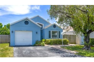 10048 Sw 222nd St, Cutler Bay