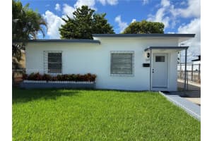 568 E 49th St, Hialeah