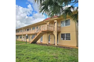 135 Ne 202nd Ter N18, Miami Gardens