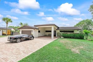 14830 Dade Pine Ave Miami Lakes, FL 33014 - MLS#A11860061