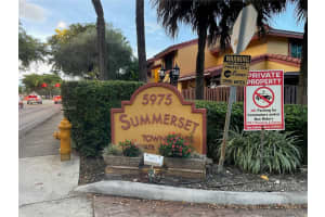 5975 Sw 137th Ave 702, Miami