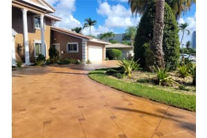 624 Palm Dr, Hallandale Beach