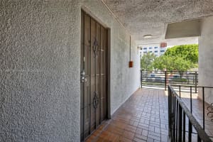 1305 W 46th St 238, Hialeah