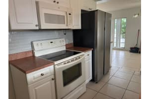 121 Ne Prima Vista Blvd Port Saint Lucie, FL 34983 - MLS#A11860267