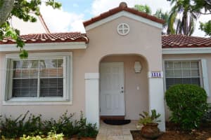 1514 Springside Dr, Weston