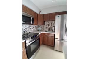 6560 Winfield Blvd 204, Margate