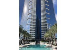 851 Ne 1st Ave 3904, Miami