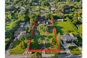 MLS# A11860384, Davie, Florida 33325