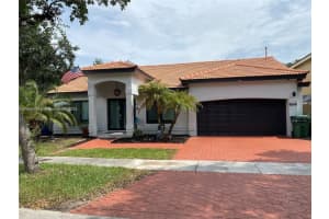 8848 Nw 188th St, Hialeah