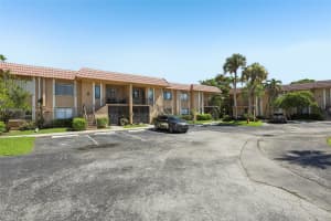 195 Lakeview Dr 105, Weston, FL 33326 - MLS#A11860445