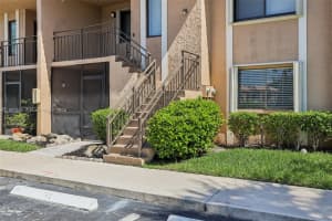 195 Lakeview Dr 105, Weston, FL 33326 - MLS#A11860445
