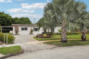 8601 Nw 185th Ter Hialeah, FL 33015 - MLS#A11860446