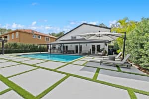 16811 Nw 83rd Ave, Miami Lakes