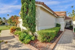 1485 W Lacosta Dr W, Pembroke Pines, FL 33027 - MLS#A11860454