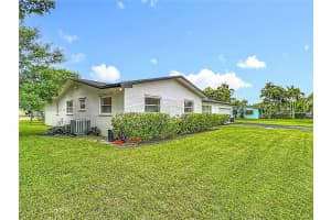10980 SW 116th St, Miami, FL 33176 - MLS#A11860541