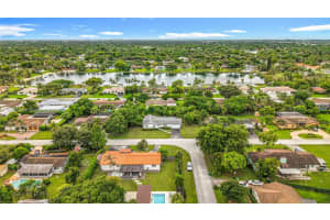 10980 SW 116th St, Miami, FL 33176 - MLS#A11860541