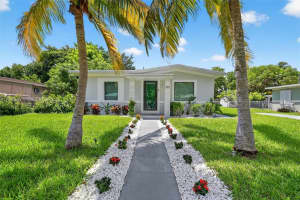 360 Nw 136th St, North Miami