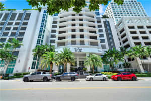 950 Brickell Bay Dr 802, Miami