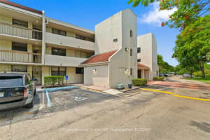 109 Lake Emerald Dr 105, Oakland Park