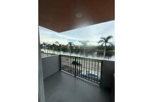 2075 NE 164th St 302, North Miami Beach, FL 33162 - MLS#A11860629