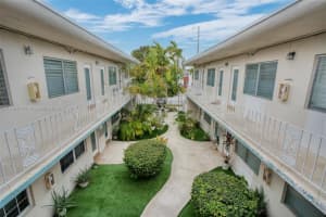 2072 Ne 169th St 10, North Miami Beach