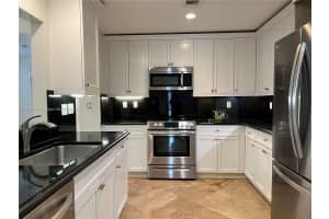 570 Loretto Ave 10, Coral Gables, FL 33146 - MLS#A11860747