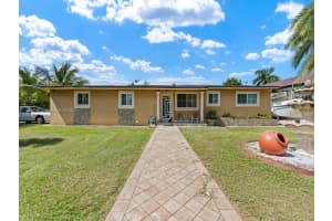 545 Nw 10th St, Homestead