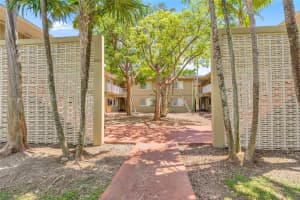6310 SW 79th St 18, South Miami, FL 33143 - MLS#A11860794